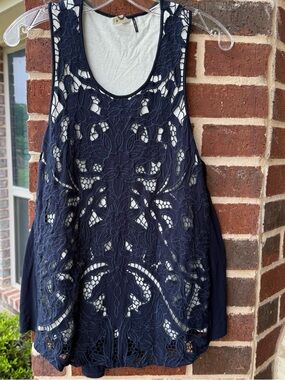 Anthropologie Akemi+Kin Navy Filigree Overlay Tank Top with Lined Shell
